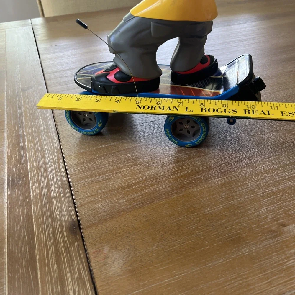 VINTAGE TYCO RC XTREME STREET GRINDER RC SKATEBOARDER ONLY 1998